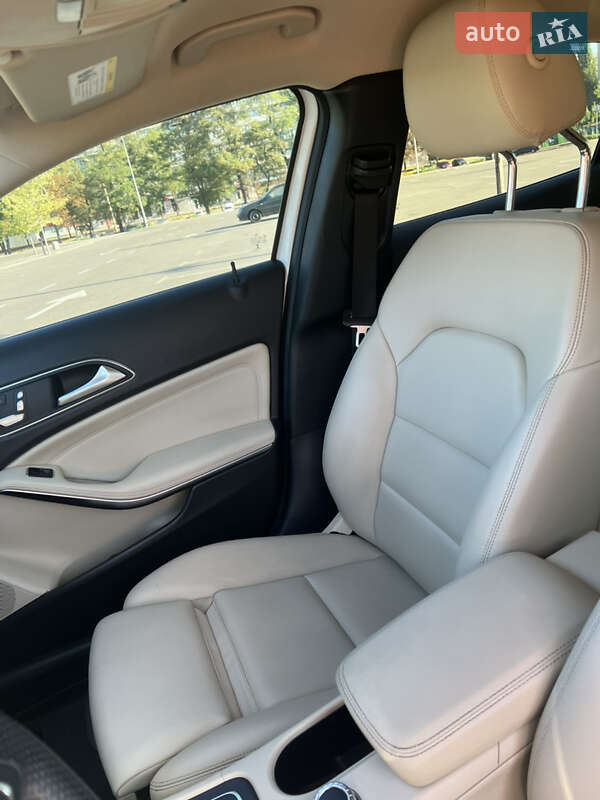 Внедорожник / Кроссовер Mercedes-Benz GLA-Class 2018 в Киеве