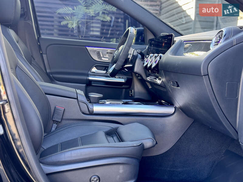 Внедорожник / Кроссовер Mercedes-Benz GLA-Class 2022 в Киеве
