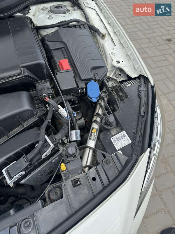 Позашляховик / Кросовер Mercedes-Benz GLA-Class 2016 в Одесі
