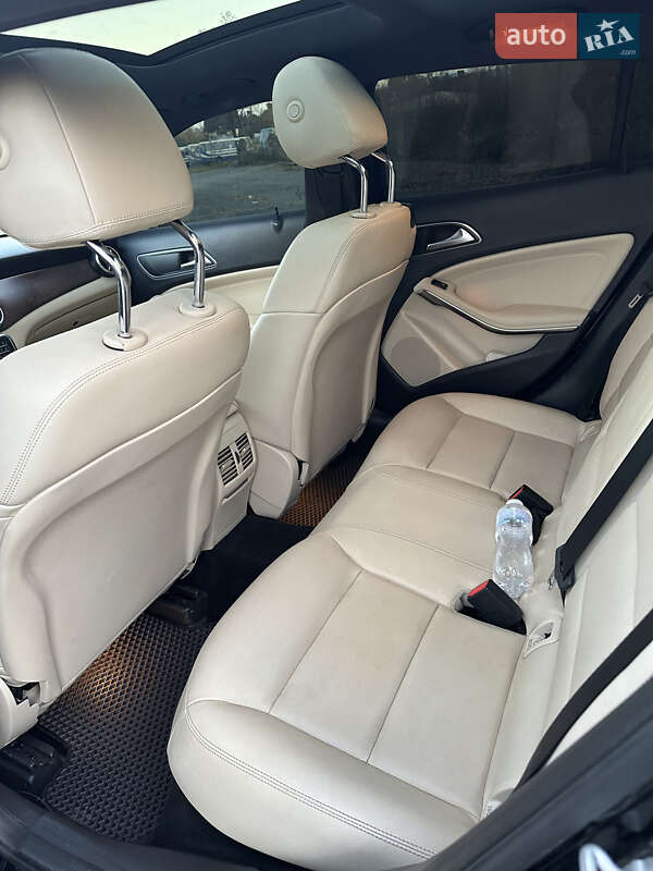 Внедорожник / Кроссовер Mercedes-Benz GLA-Class 2015 в Бориславе