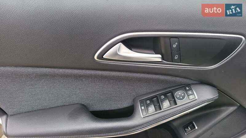 Внедорожник / Кроссовер Mercedes-Benz GLA-Class 2018 в Львове фото 12 Внедорожник / Кроссовер Mercedes-Benz GLA-Class 2018 в Львове