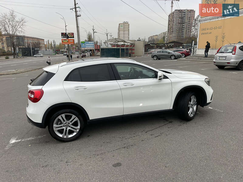 Внедорожник / Кроссовер Mercedes-Benz GLA-Class 2018 в Вышгороде