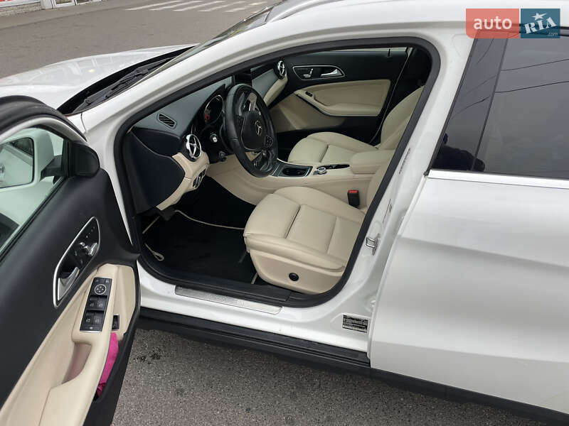Внедорожник / Кроссовер Mercedes-Benz GLA-Class 2018 в Вышгороде