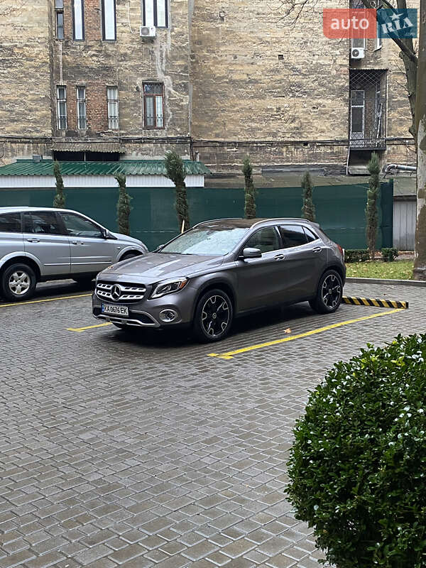 Позашляховик / Кросовер Mercedes-Benz GLA-Class 2018 в Одесі