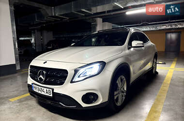 Внедорожник / Кроссовер Mercedes-Benz GLA-Class 2017 в 
