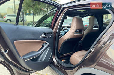 Позашляховик / Кросовер Mercedes-Benz GLA-Class 2014 в 