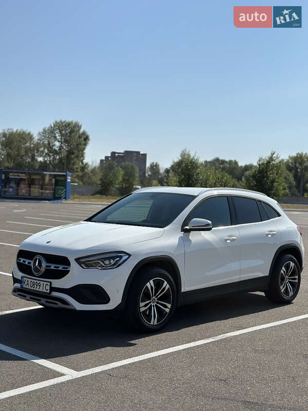 Внедорожник / Кроссовер Mercedes-Benz GLA-Class 2021 в 