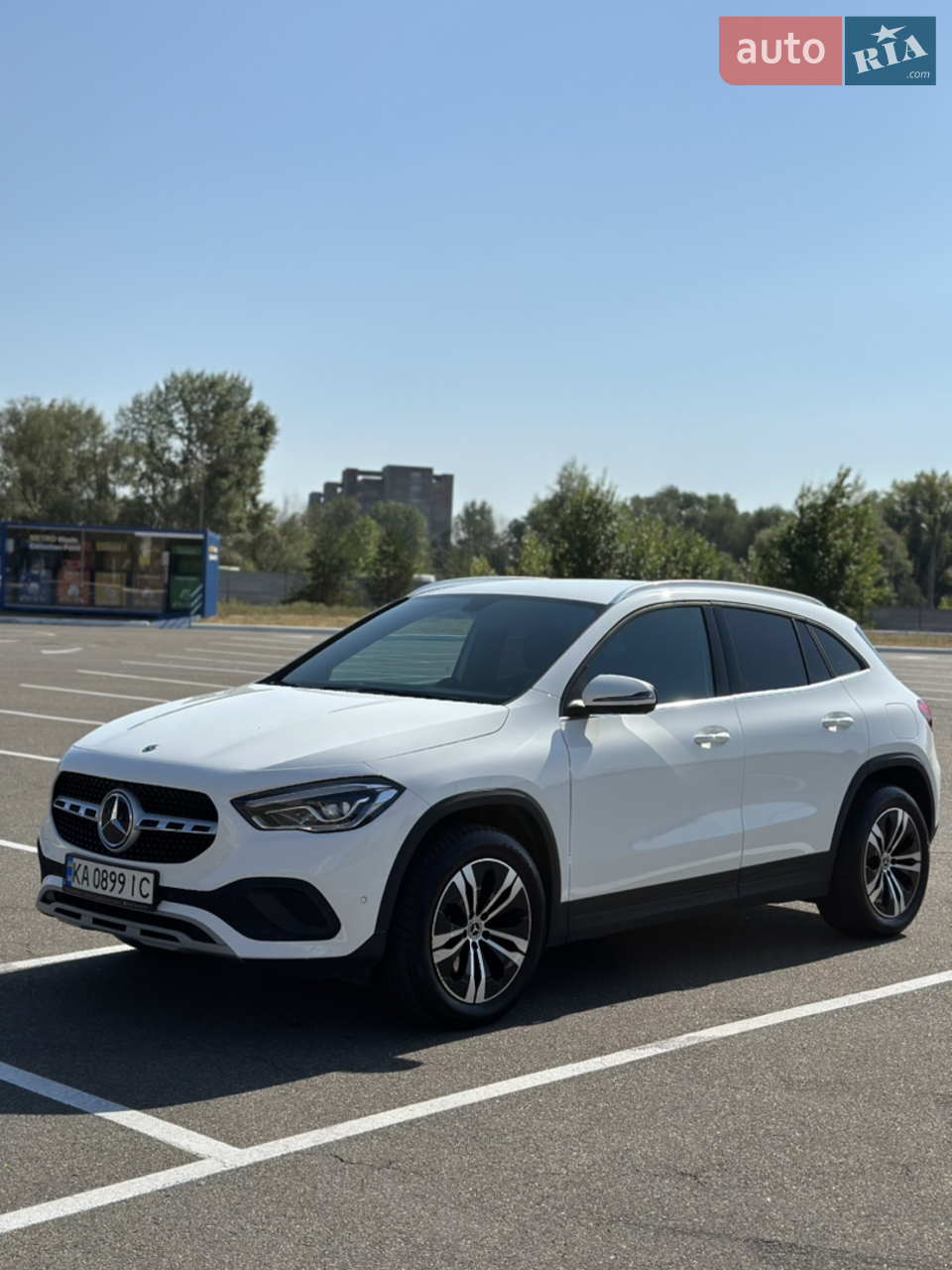 Офіційний автомобіль! повністю не пошкоджений, як новий! Купувався в салоні в Києві. Гаражне зберігання, супер комфортний, економічний. Диски 18 радіус, є комплект зимової та літньої резини, два комплекти брендових килимків літні та зимові.