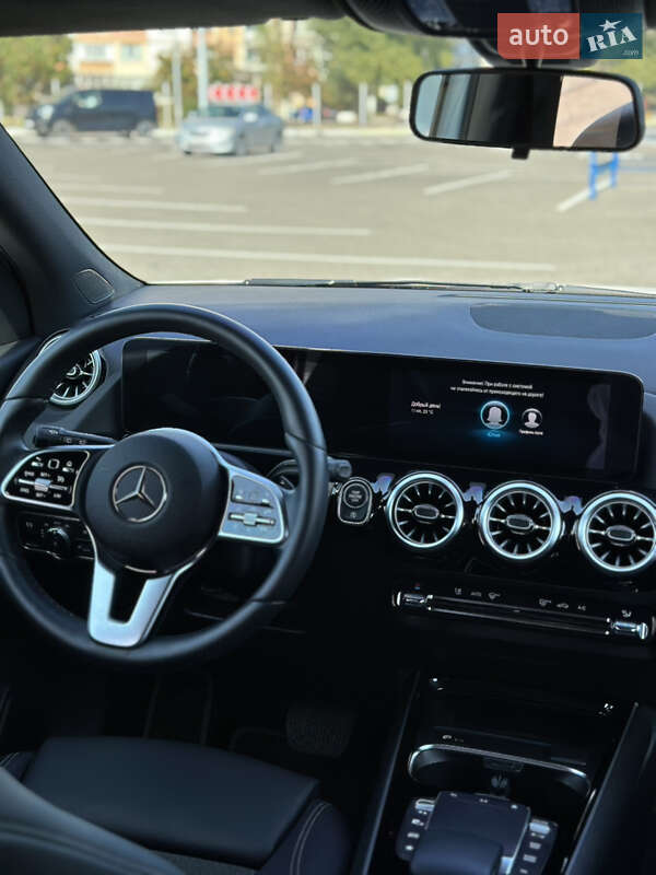 Позашляховик / Кросовер Mercedes-Benz GLA-Class 2021 в Києві