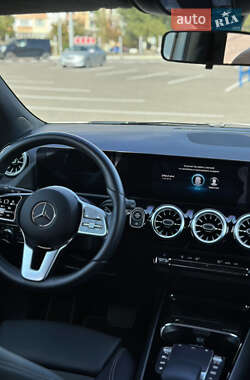 Внедорожник / Кроссовер Mercedes-Benz GLA-Class 2021 в 