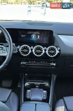 Внедорожник / Кроссовер Mercedes-Benz GLA-Class 2021 в 