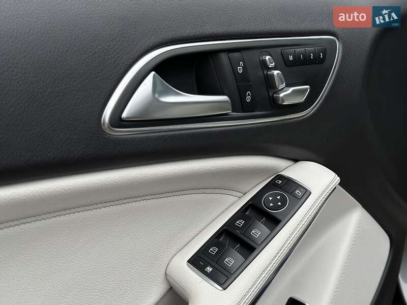 Внедорожник / Кроссовер Mercedes-Benz GLA-Class 2017 в Киеве фото 34 Внедорожник / Кроссовер Mercedes-Benz GLA-Class 2017 в Киеве