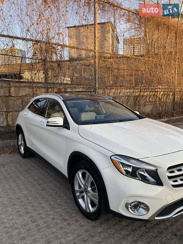 Позашляховик / Кросовер Mercedes-Benz GLA-Class 2017 в 