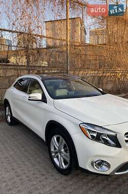 Позашляховик / Кросовер Mercedes-Benz GLA-Class 2017 в 