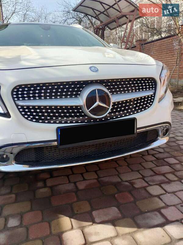 Внедорожник / Кроссовер Mercedes-Benz GLA-Class 2017 в Луцке