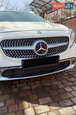 Позашляховик / Кросовер Mercedes-Benz GLA-Class 2017 в 