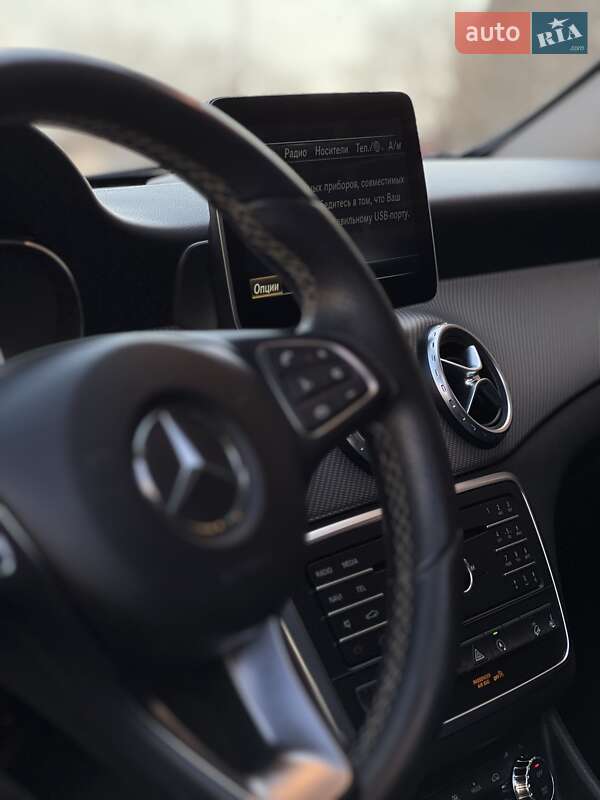 Внедорожник / Кроссовер Mercedes-Benz GLA-Class 2016 в Днепре