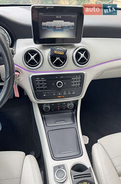 Внедорожник / Кроссовер Mercedes-Benz GLA-Class 2016 в 