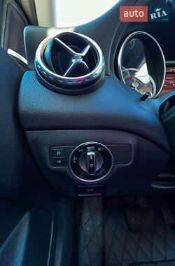 Позашляховик / Кросовер Mercedes-Benz GLA-Class 2015 в 