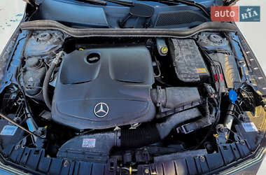 Позашляховик / Кросовер Mercedes-Benz GLA-Class 2015 в 