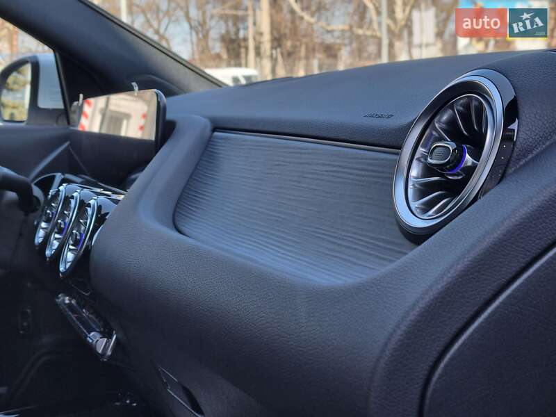 Позашляховик / Кросовер Mercedes-Benz GLA-Class 2023 в Одесі