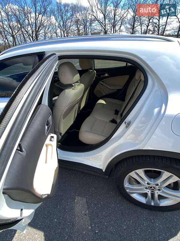 Позашляховик / Кросовер Mercedes-Benz GLA-Class 2017 в Кропивницькому