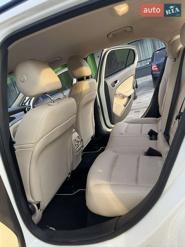 Позашляховик / Кросовер Mercedes-Benz GLA-Class 2015 в Кам'янець-Подільському
