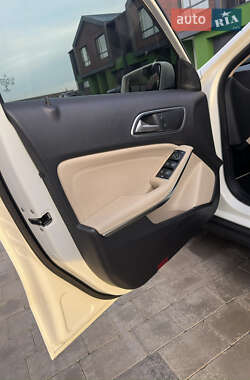 Внедорожник / Кроссовер Mercedes-Benz GLA-Class 2015 в 