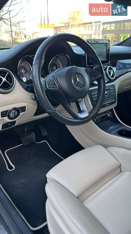 Внедорожник / Кроссовер Mercedes-Benz GLA-Class 2016 в Николаеве