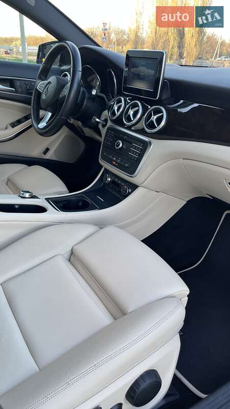 Внедорожник / Кроссовер Mercedes-Benz GLA-Class 2016 в Николаеве