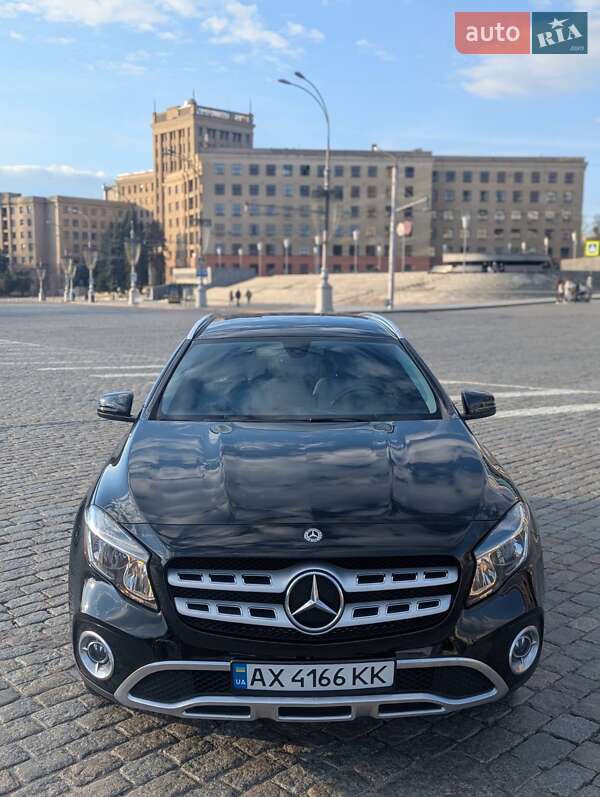 Mercedes-Benz GLA-Class 2019