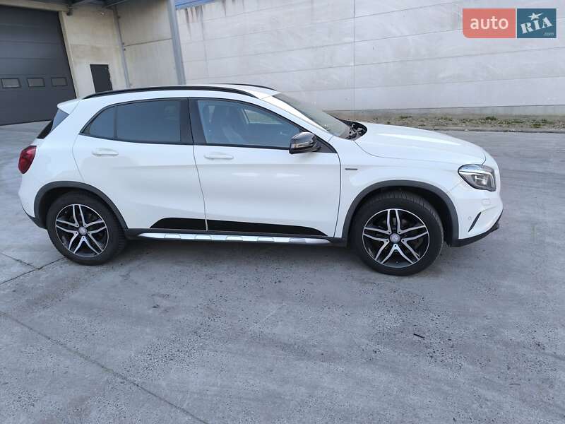 Внедорожник / Кроссовер Mercedes-Benz GLA-Class 2016 в Ровно