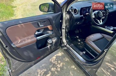 Внедорожник / Кроссовер Mercedes-Benz GLA-Class 2021 в 