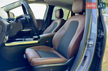 Внедорожник / Кроссовер Mercedes-Benz GLA-Class 2021 в 