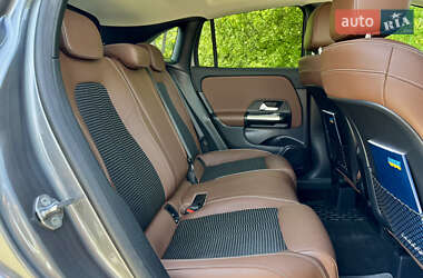 Внедорожник / Кроссовер Mercedes-Benz GLA-Class 2021 в 
