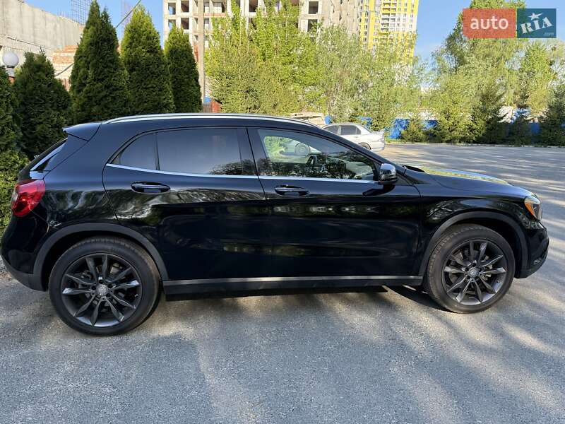 Внедорожник / Кроссовер Mercedes-Benz GLA-Class 2016 в Киеве