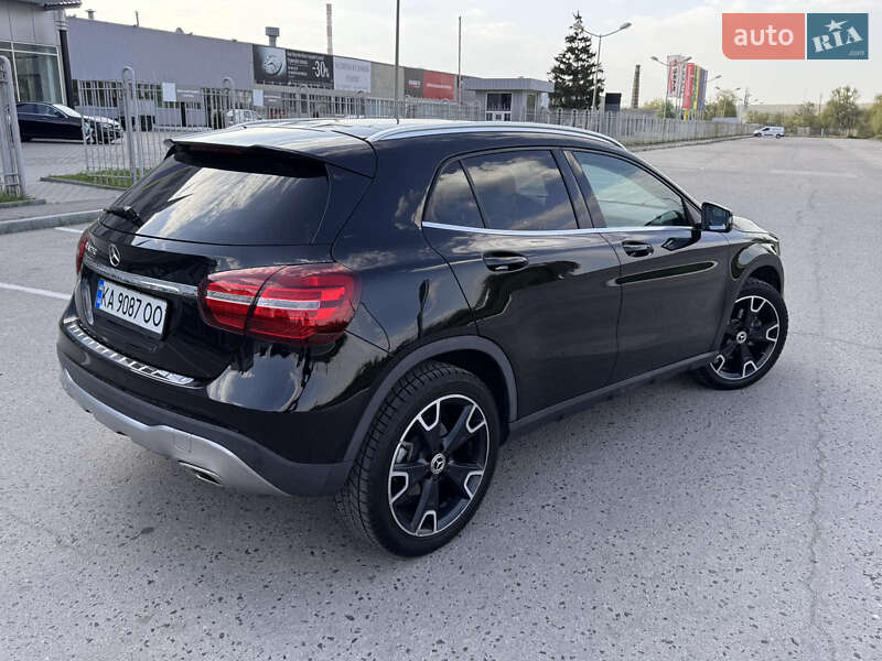 Внедорожник / Кроссовер Mercedes-Benz GLA-Class 2018 в Харькове