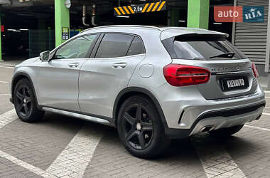 Позашляховик / Кросовер Mercedes-Benz GLA-Class 2015 в 