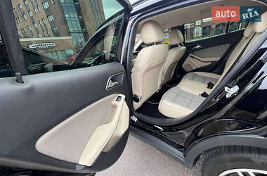Внедорожник / Кроссовер Mercedes-Benz GLA-Class 2017 в 