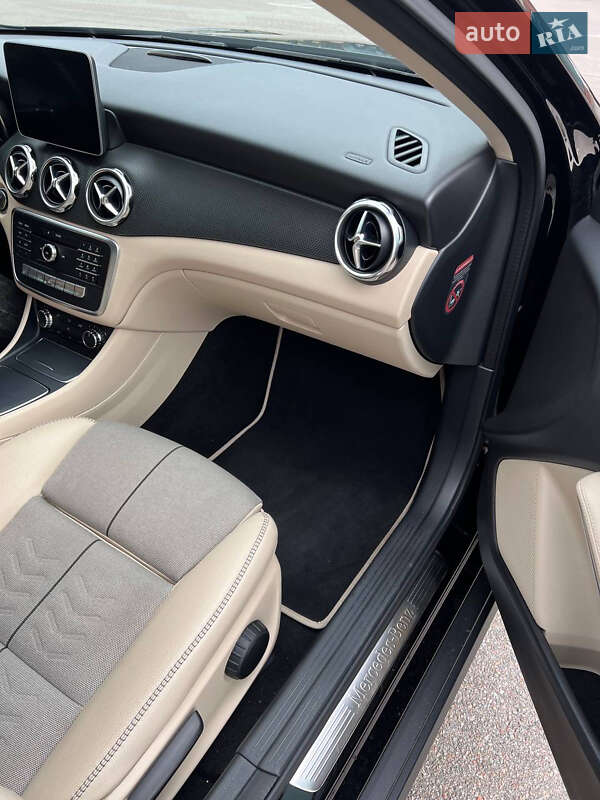 Внедорожник / Кроссовер Mercedes-Benz GLA-Class 2017 в Киеве фото 25 Внедорожник / Кроссовер Mercedes-Benz GLA-Class 2017 в Киеве