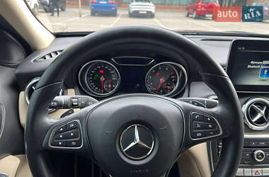 Внедорожник / Кроссовер Mercedes-Benz GLA-Class 2017 в 