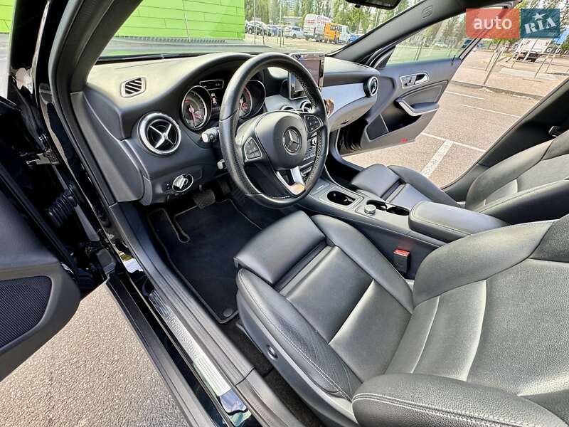 Позашляховик / Кросовер Mercedes-Benz GLA-Class 2016 в Києві