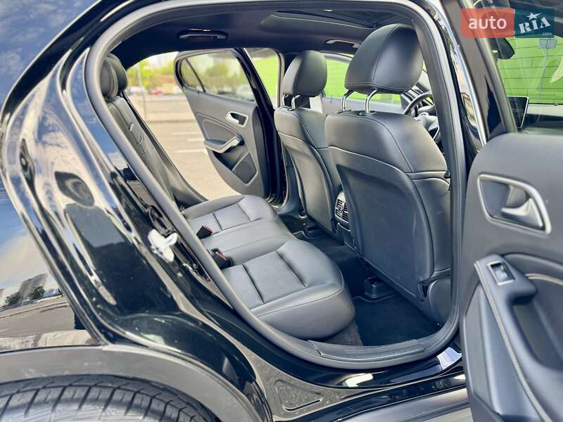 Позашляховик / Кросовер Mercedes-Benz GLA-Class 2016 в Києві