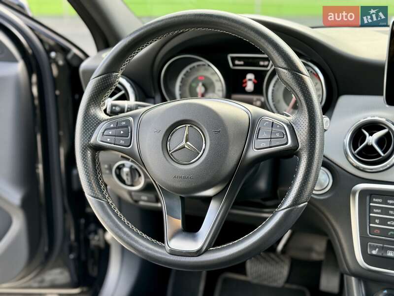 Позашляховик / Кросовер Mercedes-Benz GLA-Class 2016 в Києві