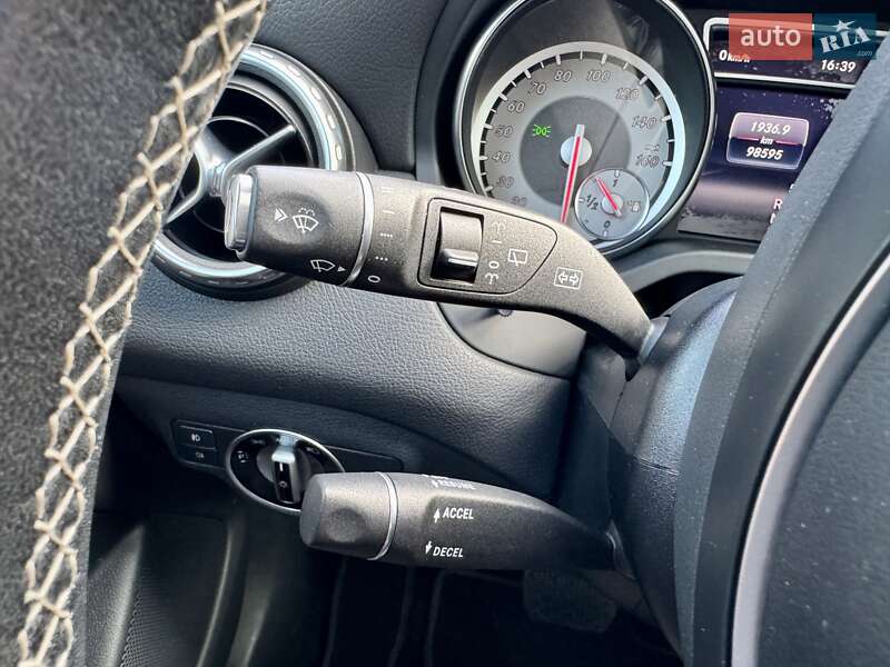 Позашляховик / Кросовер Mercedes-Benz GLA-Class 2016 в Києві
