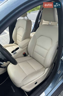 Позашляховик / Кросовер Mercedes-Benz GLA-Class 2015 в 