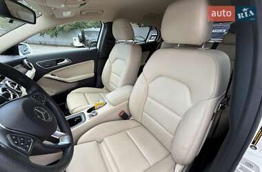 Внедорожник / Кроссовер Mercedes-Benz GLA-Class 2016 в 