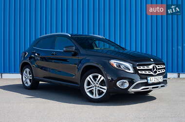 Внедорожник / Кроссовер Mercedes-Benz GLA-Class 2018 в Киеве