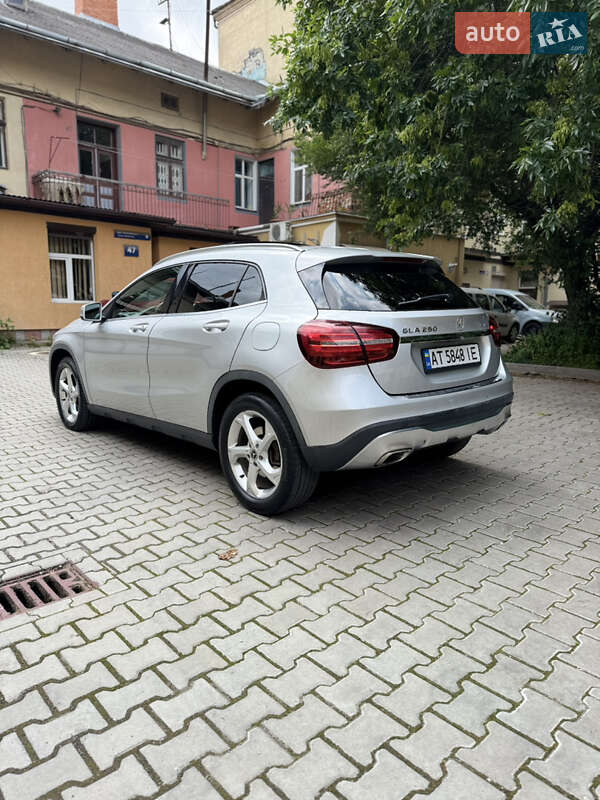 Внедорожник / Кроссовер Mercedes-Benz GLA-Class 2017 в Ивано-Франковске