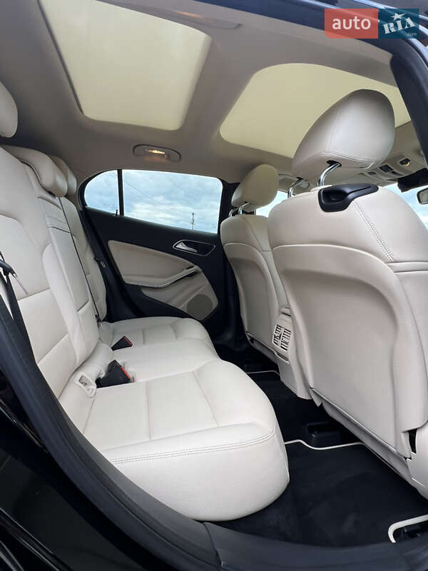 Внедорожник / Кроссовер Mercedes-Benz GLA-Class 2015 в Луцке